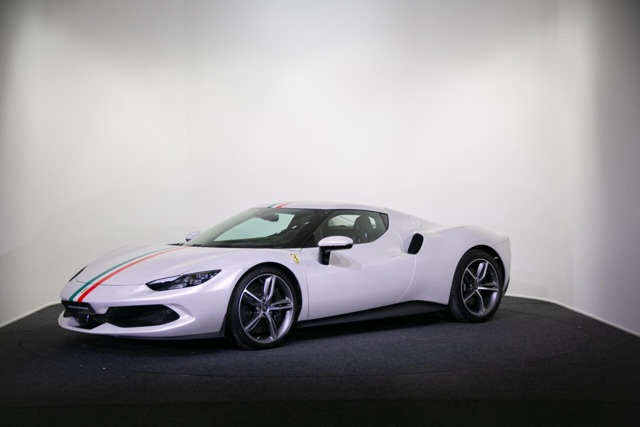 Ferrari 296 GTB 2.9 V6 Hybrid - Auto Italy Oy