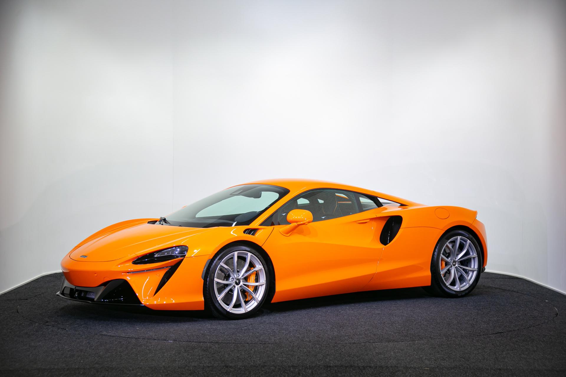 McLaren Artura 3.0 V6 Hybrid - Auto Italy Oy